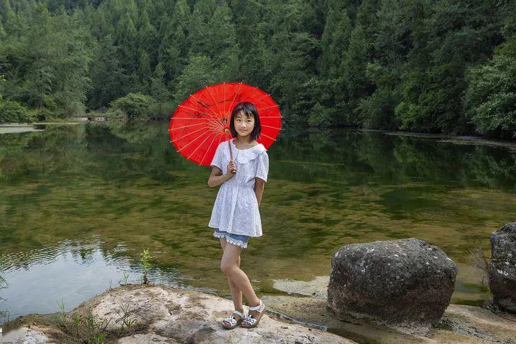 《奔跑成为我人生中的老小三》- 原来老又丑的她竟这么耀眼！