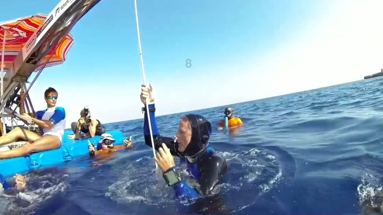 逃离阴暗的房屋