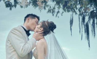 “如果青春有颜色，那一定是志愿红”