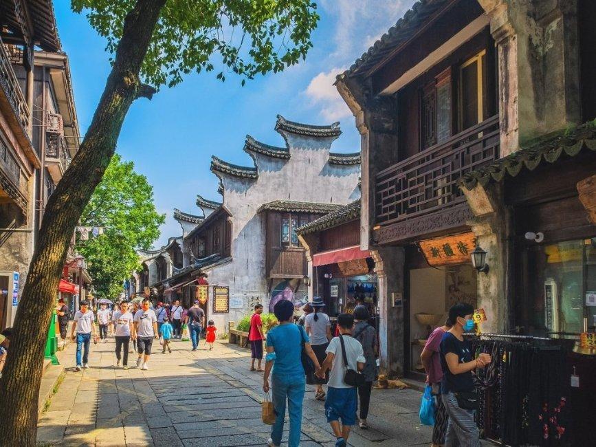 逆向思维：当你产生逆反心理的时候，就是摸到了赚钱的门槛