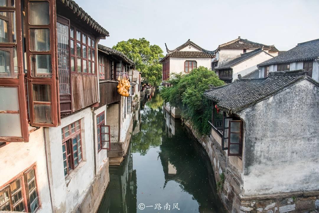 合肥地铁一入口临时封闭