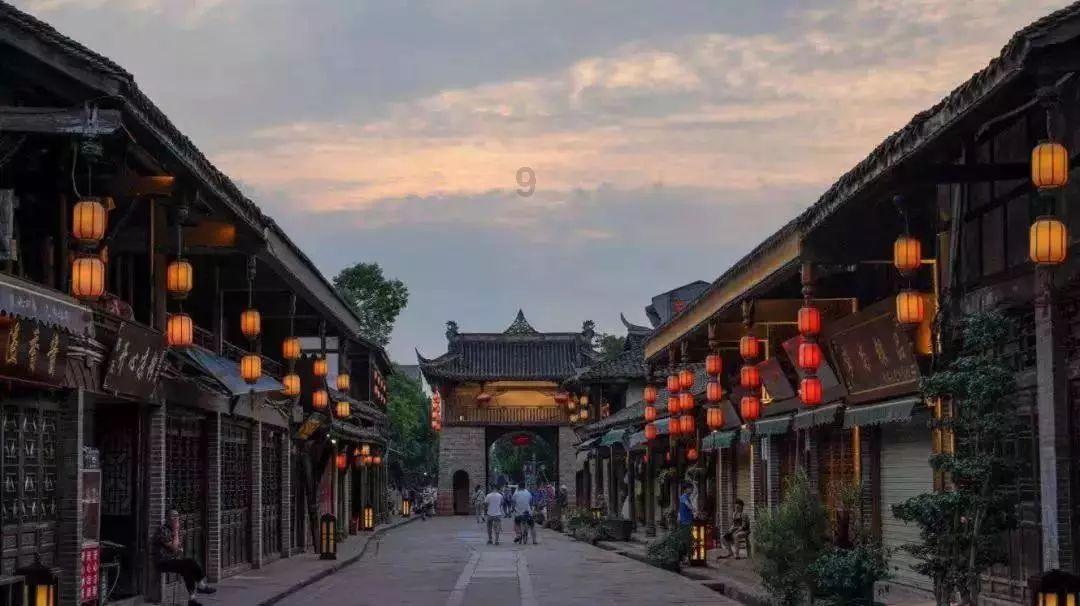 与蚂蚁有关的短语是什么?