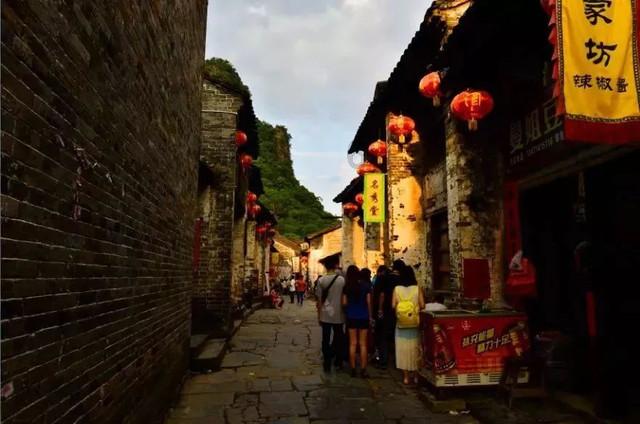 老年人摔跤易骨折,“防摔小秘籍”需牢记